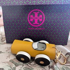 Tory Burch car keychain leather - new!
